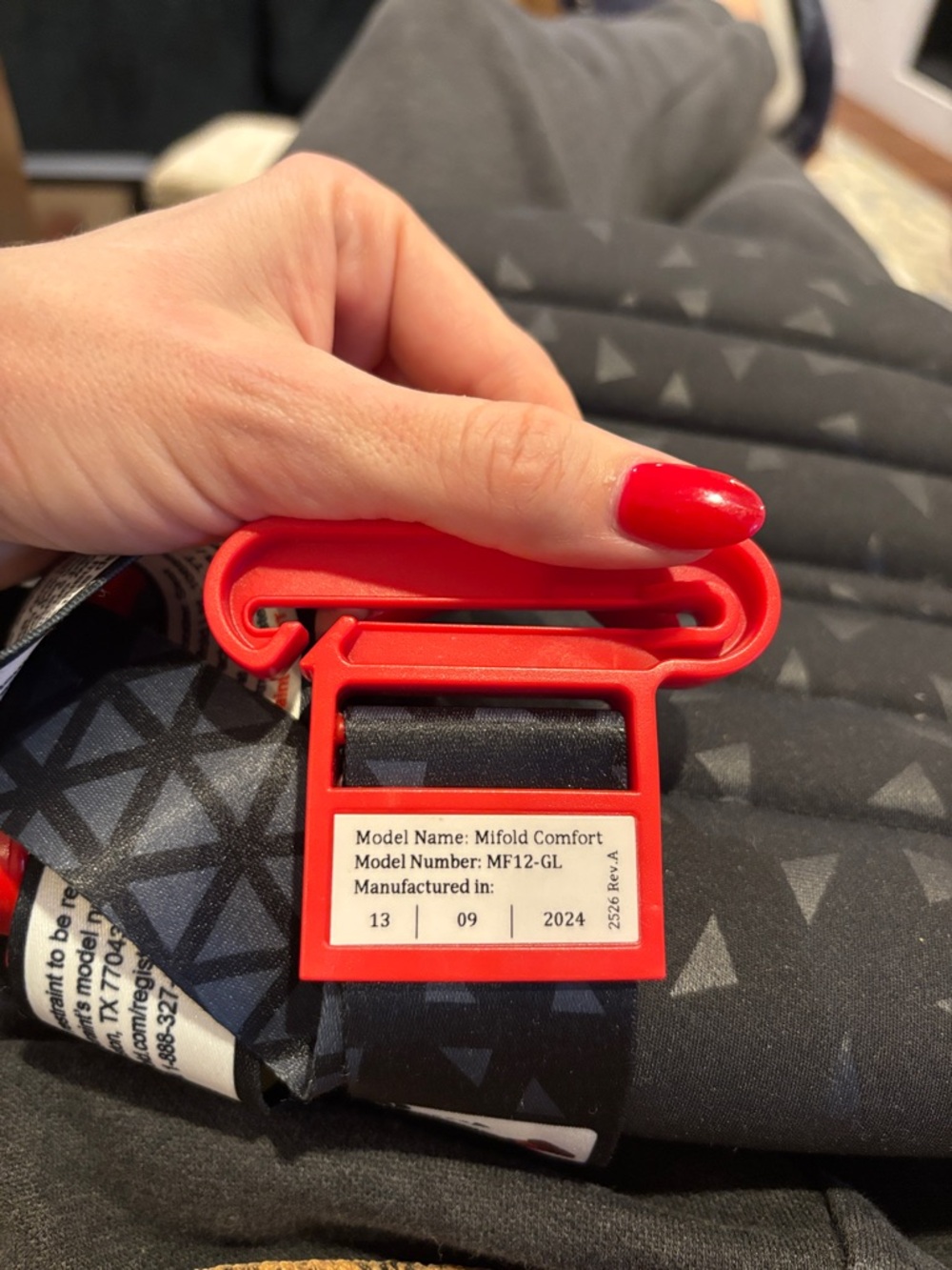 Mifold travel booster seat, almost new - Picture 3 of 4